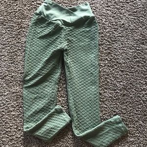 HALARA Seamless Flow Mid Rise Butt Lifting Crossover Leggings - Dill - Small